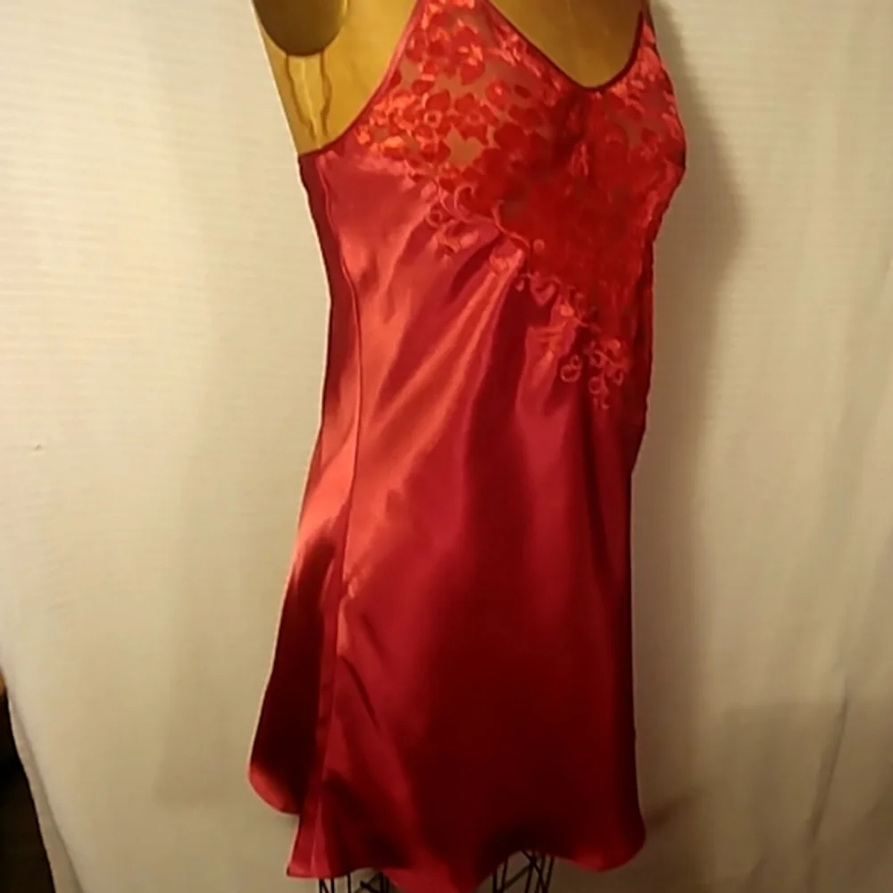 Tony Tooshoes bought this chemise crap for me...